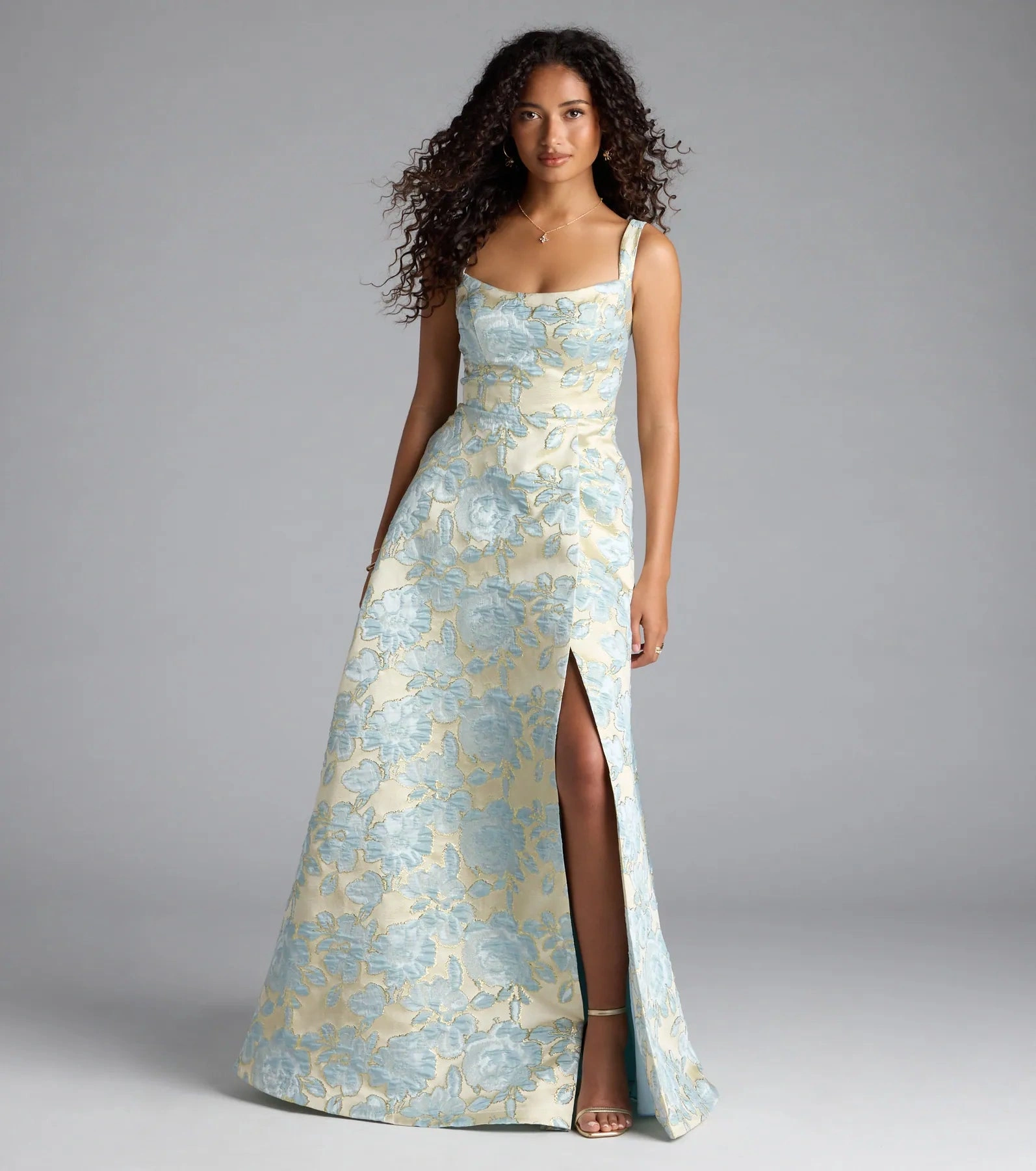 Lulabelle Spitze-A-Linie: Einzigartiges Abendkleid mit Schlitz, Glamour pur für Dich!
